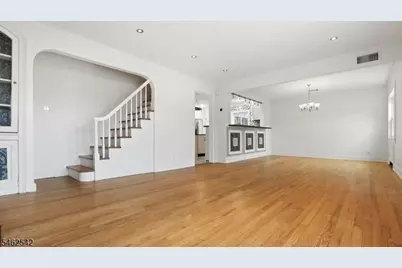 303 Huntington Rd, Union Township, NJ 07083 - Photo 9