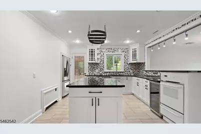 303 Huntington Rd, Union Township, NJ 07083 - Photo 15