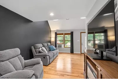 17 Pequot Rd, Ringwood, NJ 07456 - Photo 9