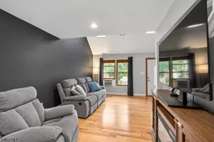 17 Pequot Rd, Ringwood, NJ 07456 - Photo 9