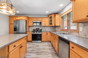 17 Pequot Rd, Ringwood, NJ 07456 - Photo 15