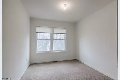 17 Decroce Ct, Parsippany, NJ 07054 - Photo 15