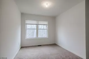 17 DeCroce Ct, Parsippany, NJ 07054 - Photo 15