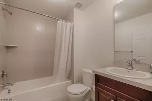 17 DeCroce Ct, Parsippany, NJ 07054 - Photo 13