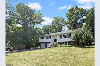 69 Cedar Tree Dr, Vernon, NJ 07422 - Photo 3