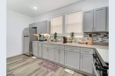76 Amherst St, East Orange, NJ 07018 - Photo 15
