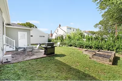 83 Eastern States Pkwy, Somerville, NJ 08876 - Photo 19