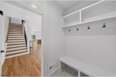 87 Echo Pl, Elmwood Park, NJ 07407 - Photo 3