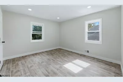 243 N 15th St, Bloomfield, NJ 07003 - Photo 9