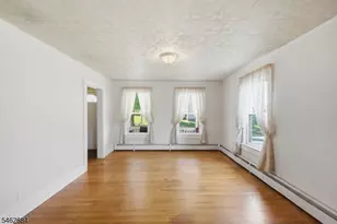 43 Linwood Ave, Hamburg, NJ 07419 - Photo 3