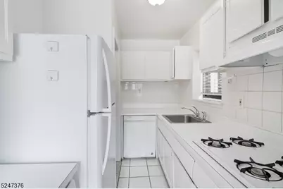 52 Cottage St #2H, South Orange, NJ 07079 - Photo 7