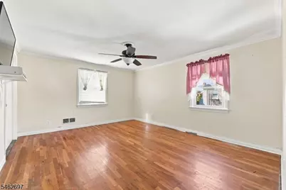 18 Memphis Ave, Belleville, NJ 07109 - Photo 9