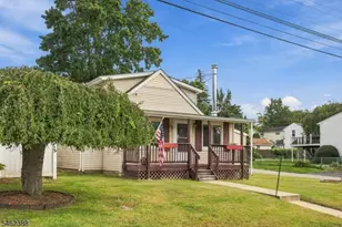 33 Schwarz Blvd, Jefferson Township, NJ 07849 - Photo 3