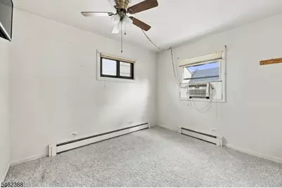 33 Schwarz Blvd, Jefferson Township, NJ 07849 - Photo 17