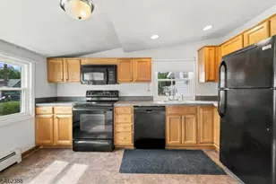 33 Schwarz Blvd, Jefferson Township, NJ 07849 - Photo 13
