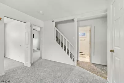 33 Schwarz Blvd, Jefferson Township, NJ 07849 - Photo 11