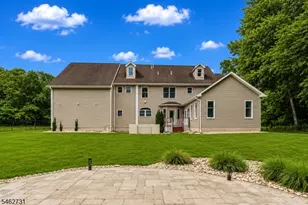 164 E Mountain Rd, Hillsborough Township, NJ 08844 - Photo 5