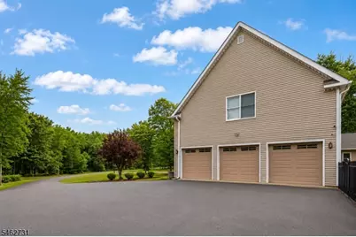 164 E Mountain Rd, Hillsborough Township, NJ 08844 - Photo 7