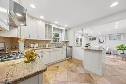 36 Amelia Ave, Livingston, NJ 07039 - Photo 3