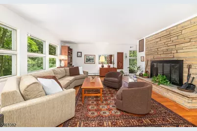 17 Brook Dr, Chester, NJ 07930 - Photo 9