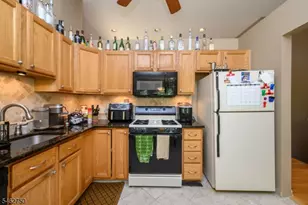 60 Waugh Ct, Bridgewater, NJ 08807 - Photo 5