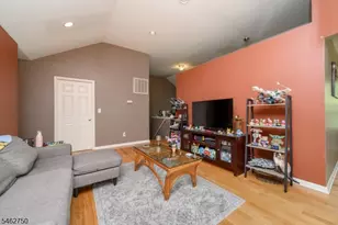 60 Waugh Ct, Bridgewater, NJ 08807 - Photo 9