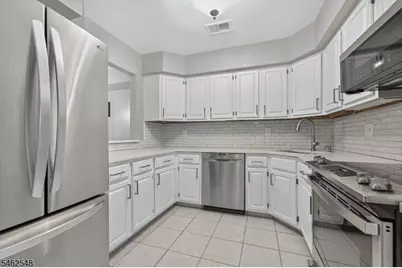 11 Amy Ct, Lebanon, NJ 08833 - Photo 5