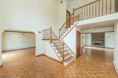34 Silver Spring Ct, East Hanover Township, NJ 07936 - Photo 3