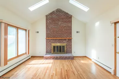 34 Silver Spring Ct, East Hanover Township, NJ 07936 - Photo 13
