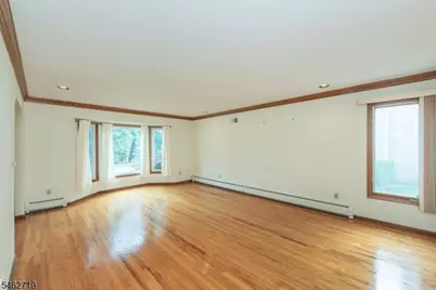 34 Silver Spring Ct, East Hanover Township, NJ 07936 - Photo 17