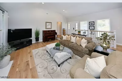 2 Pueblo Cir, Wayne, NJ 07470 - Photo 7