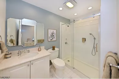 2 Pueblo Cir, Wayne, NJ 07470 - Photo 15