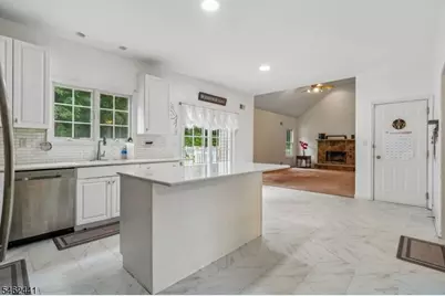 25 Elizabeth Ave, Washington Township, NJ 07882 - Photo 17