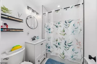 214 W 17th St, Linden, NJ 07036 - Photo 17