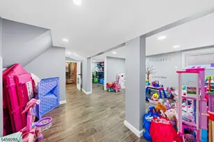 214 W 17th St, Linden, NJ 07036 - Photo 9
