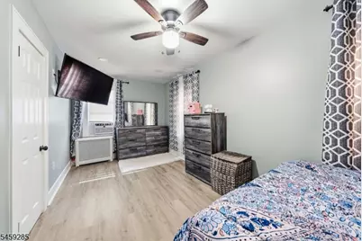 214 W 17th St, Linden, NJ 07036 - Photo 13