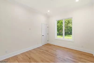13 Harding Pl, Livingston, NJ 07039 - Photo 15