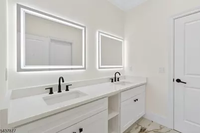 13 Harding Pl, Livingston, NJ 07039 - Photo 17