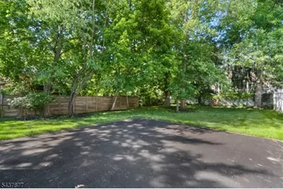 13 Harding Pl, Livingston, NJ 07039 - Photo 47