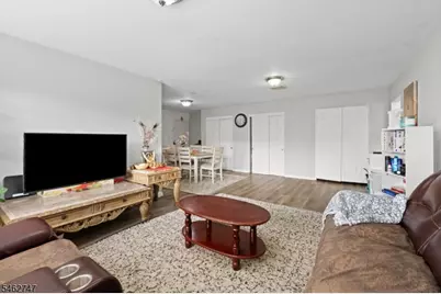 32 A-6 Woodedge Ave #6, Edison Twp., NJ 08817 - Photo 11