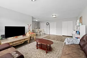 32 Woodedge Ave, Edison Twp., NJ 08817 - Photo 11