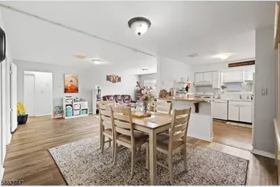 32 A-6 Woodedge Ave #6, Edison Twp., NJ 08817 - Photo 1