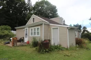 498 Bellis Rd, Holland Township, NJ 08804 - Photo 1