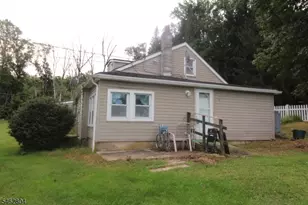 498 Bellis Rd, Holland Township, NJ 08804 - Photo 3