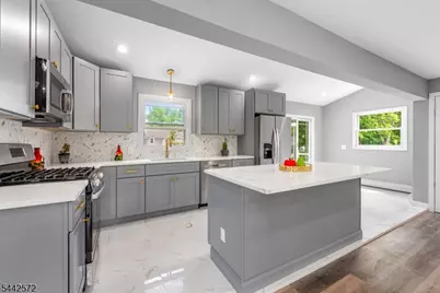 20 Corwin St, Roxbury Township, NJ 07847 - Photo 7