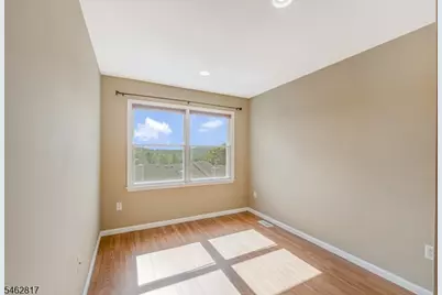 370 Summerhill Dr, Parsippany, NJ 07950 - Photo 17