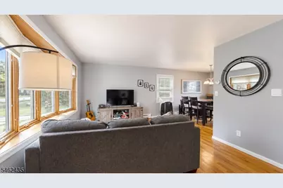 30 Pembrook Dr, Kenilworth, NJ 07033 - Photo 5