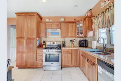 564 Passaic Ave, Kenilworth, NJ 07033 - Photo 13