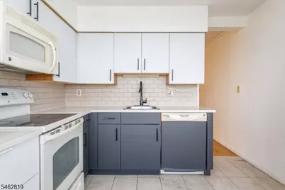 344 Prospect Ave, Hackensack, NJ 07601 - Photo 11