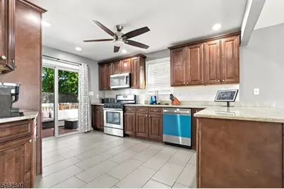 129 S 20th Ave, Manville, NJ 08835 - Photo 7